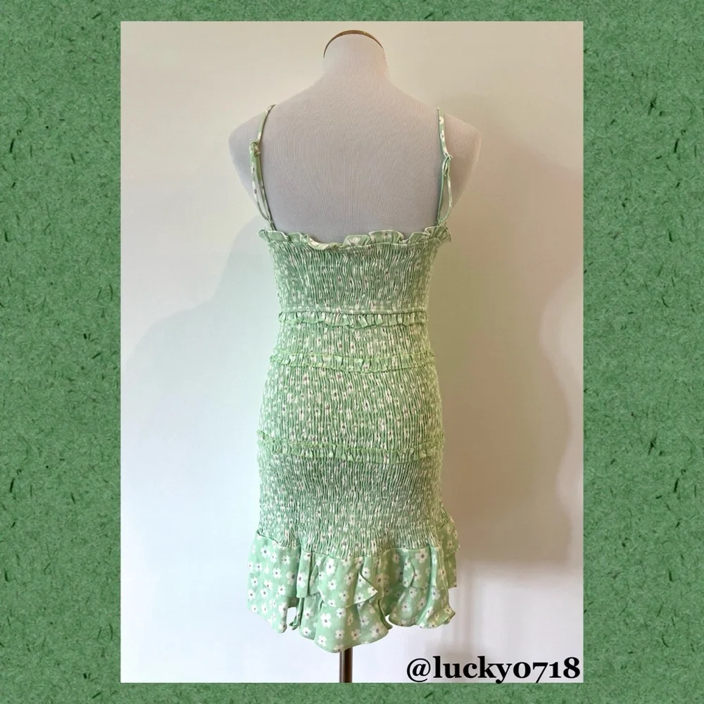 Olivaceous NWT Mint Green and White Floral Smocked Ruffle Mini Dress Sz S - Picture 5 of 7